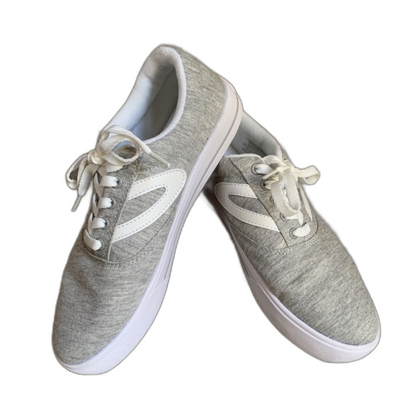 Tretorn Chelsea NWOT Gray Knit With White Logo Tennis Shoes Size 7M - Picture 1 of 6